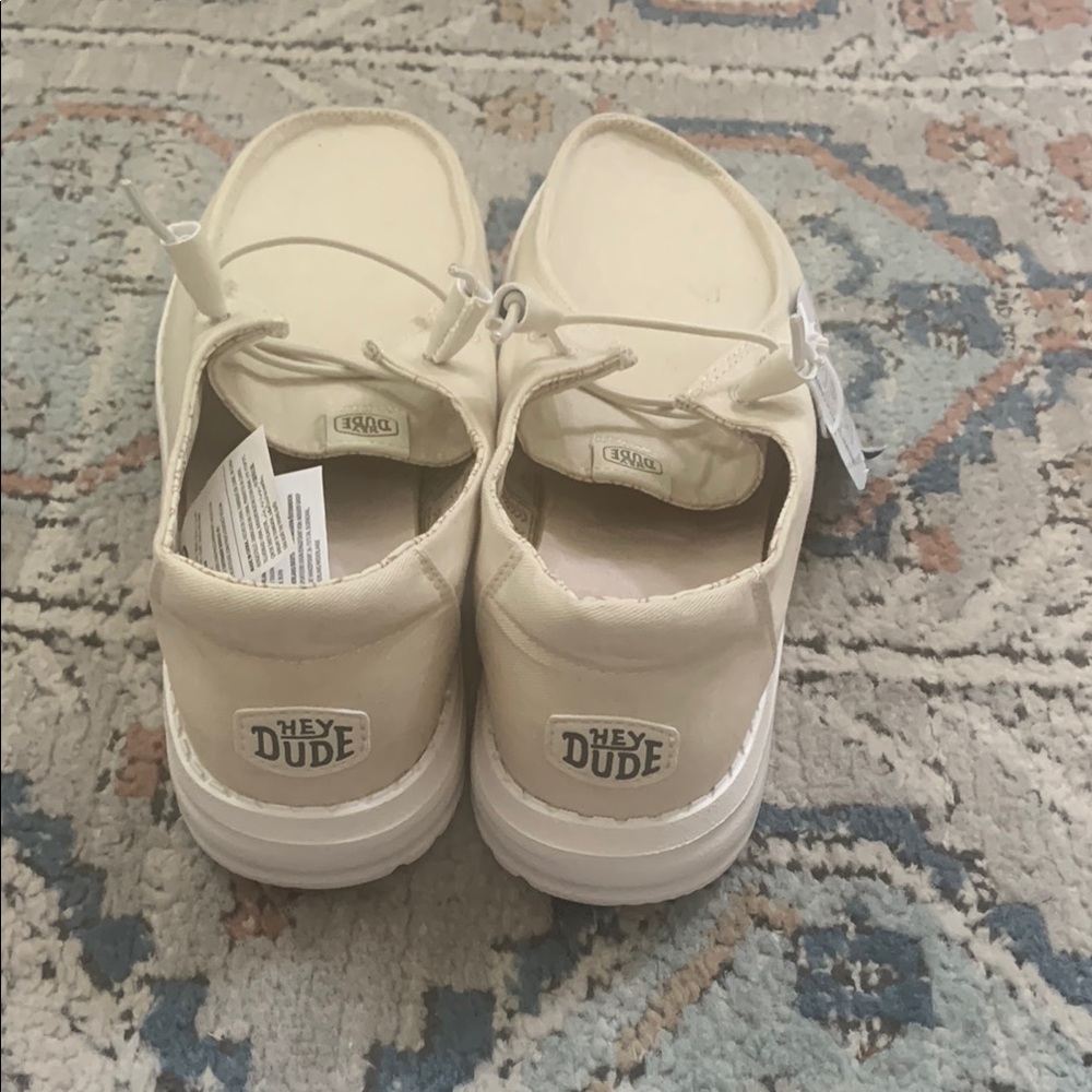 Hey Dude Off-White Loafers - Picture 4 of 5
